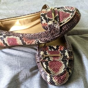 Bandolino snakeskin flats